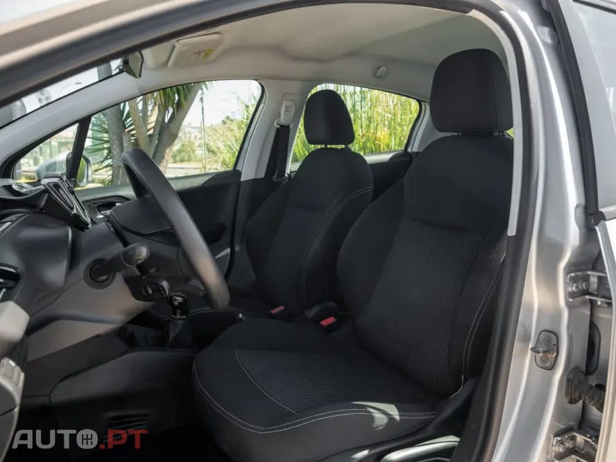 Peugeot 208 1.2 PureTech Signature