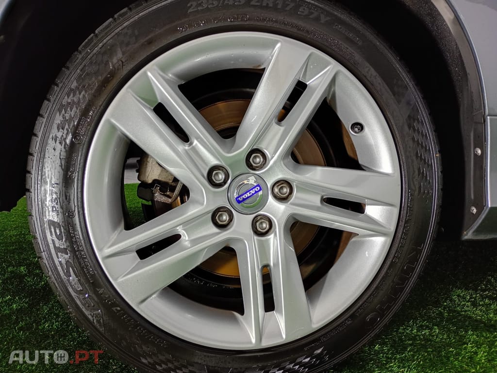 Volvo V60 2.0 D2 R-Design Momentum