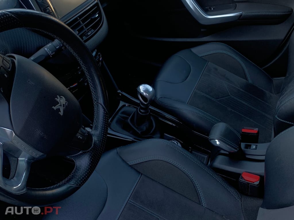 Peugeot 2008 1.6 BlueHDi Access
