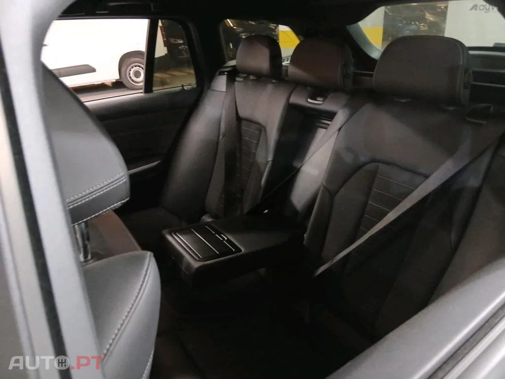 BMW 330 e Touring Corporate Edition Auto
