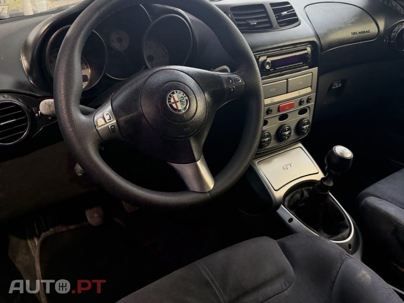 Alfa Romeo GT JTD