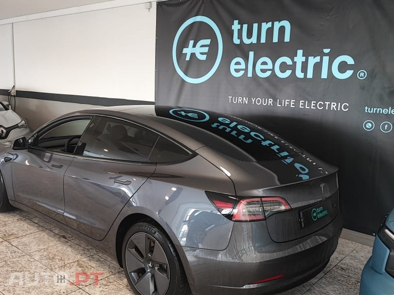 Tesla Model 3 Standard Range Plus RWD