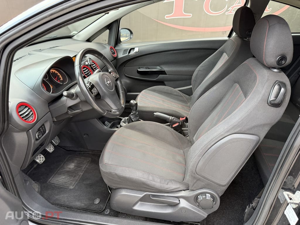Opel Corsa 1.2 Black Edition