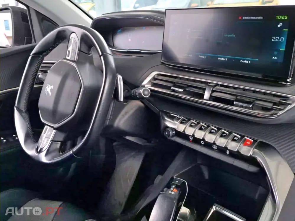 Peugeot 3008 1.6 Hybrid Allure e-EAT8
