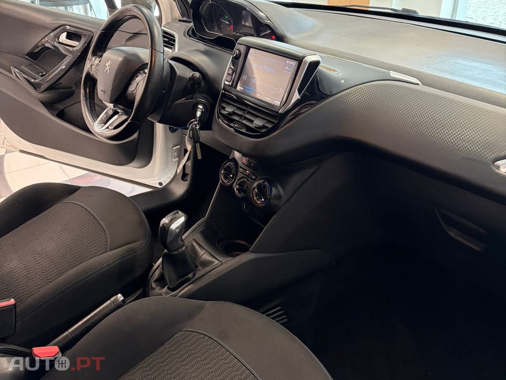 Peugeot 208 1.6 blueHDI Style