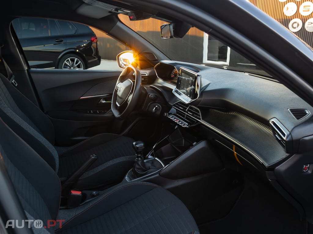 Peugeot 2008 1.2 PureTech Active Pack