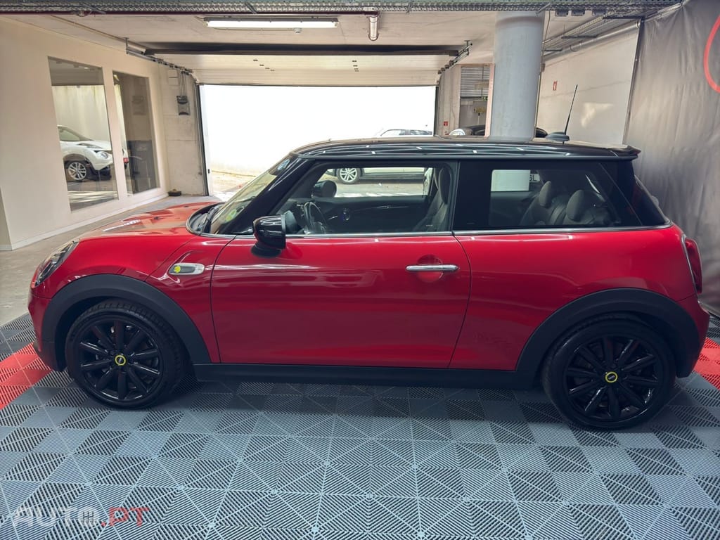 MINI Cooper Cooper SE Camden Edition
