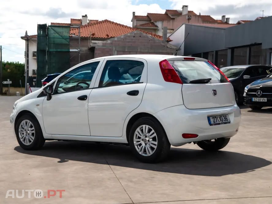 Fiat Punto 1.3 M-Jet Easy S&S — fotografia 9