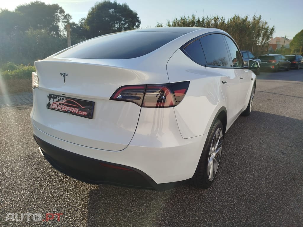 Tesla Model Y RWD