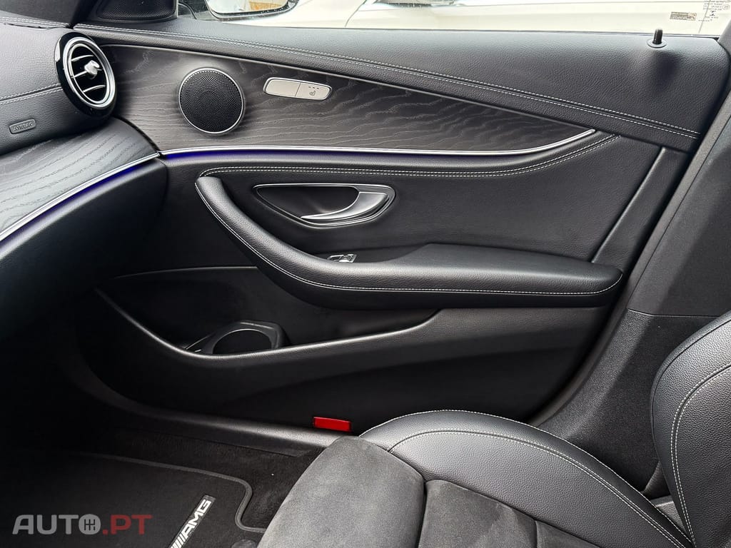 Mercedes-Benz E 300 de T 9G-TRONIC AMG Line