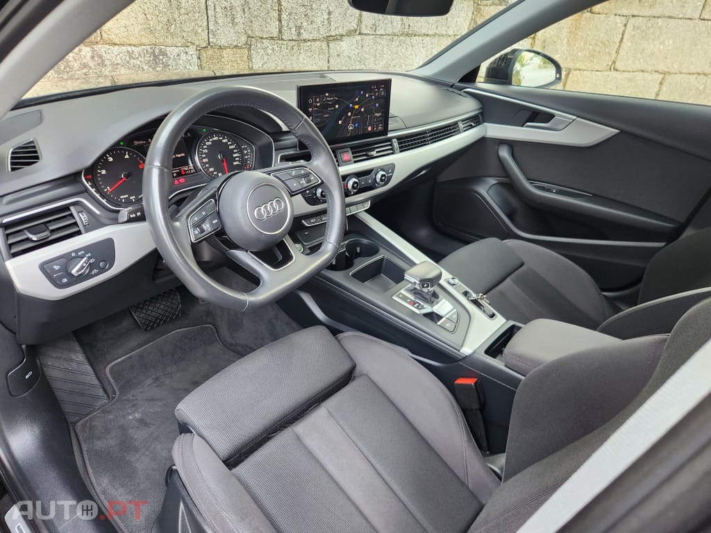 Audi A4 Avant 40 TDI S line S tronic