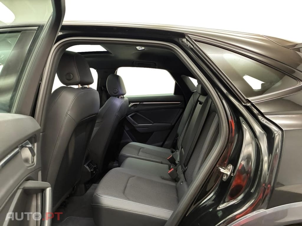 Audi Q3 45 TFSIe S line S tronic