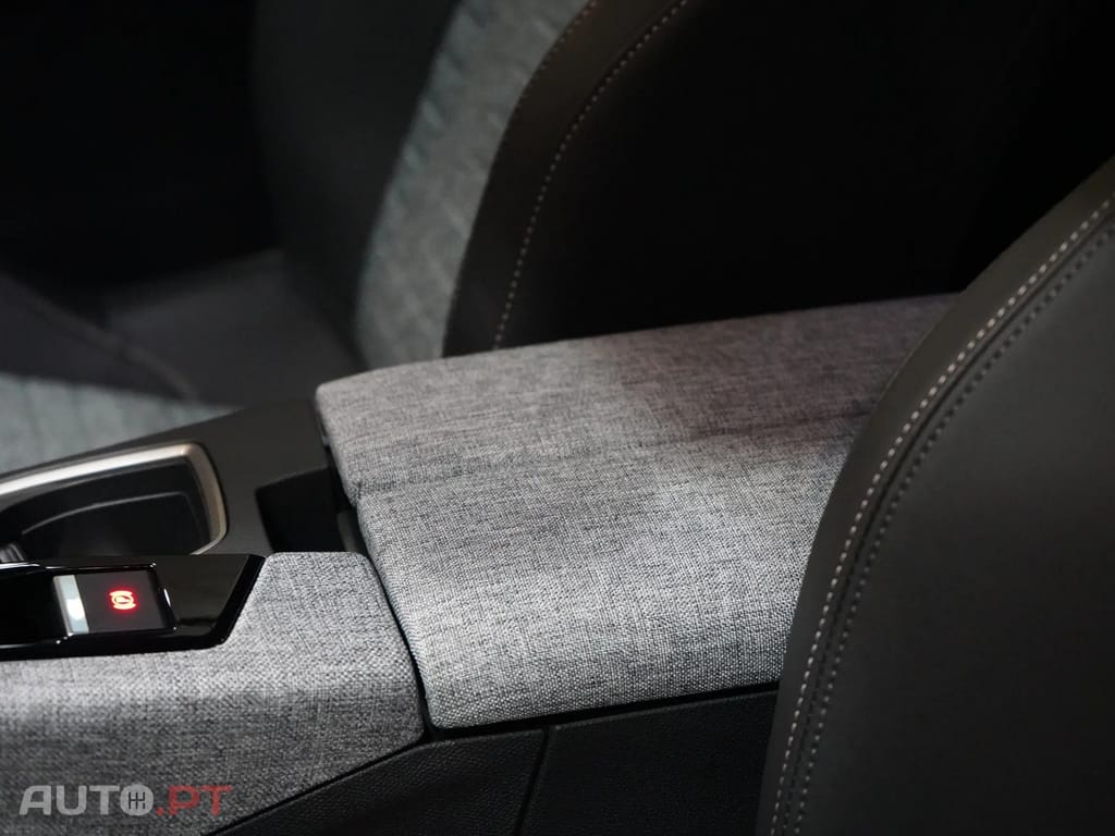 Peugeot 3008 1.2 Hybrid Allure e-DCS6