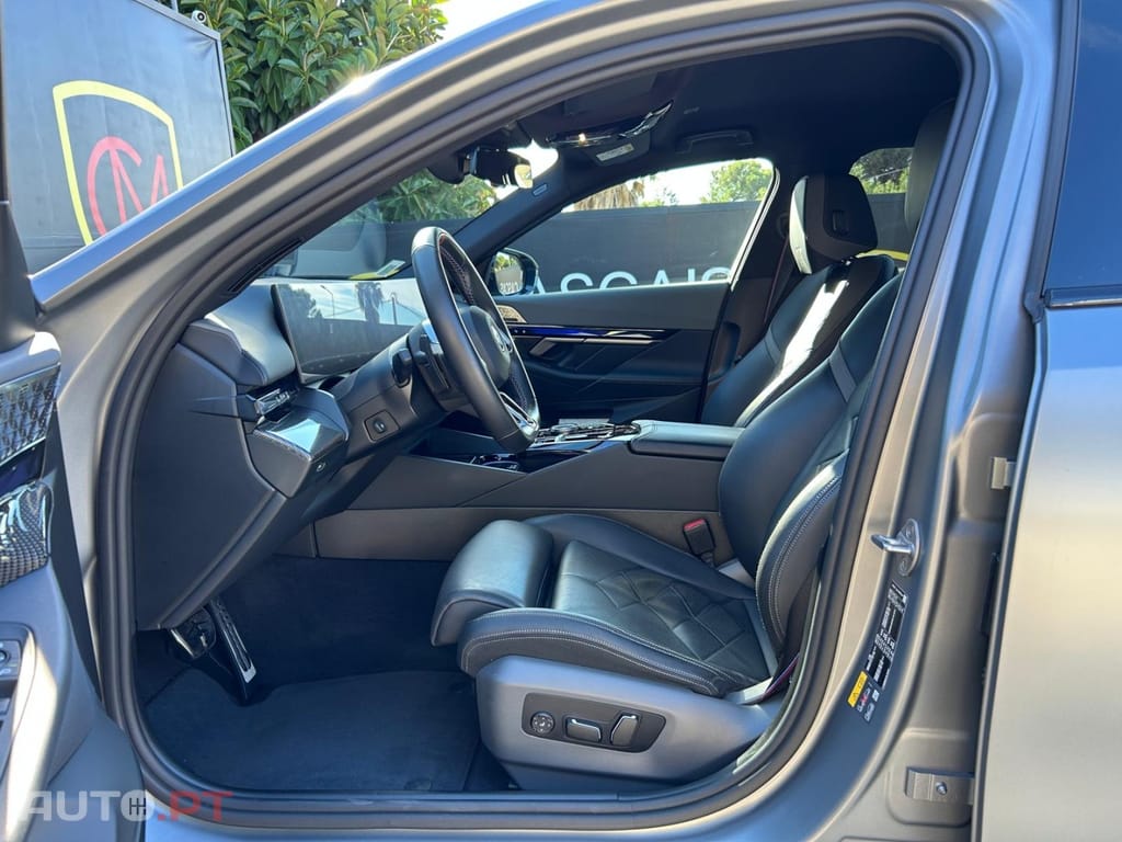 BMW i5 M60 xDrive Pack Desportivo M Pro