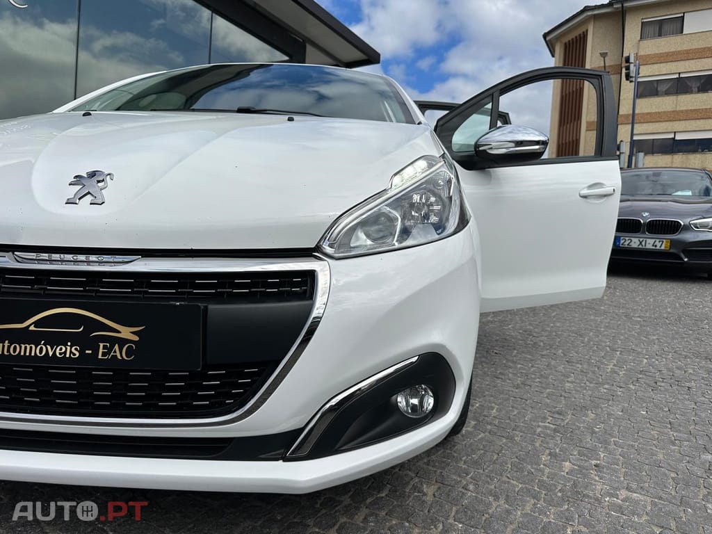 Peugeot 208 1.2 PureTech Signature