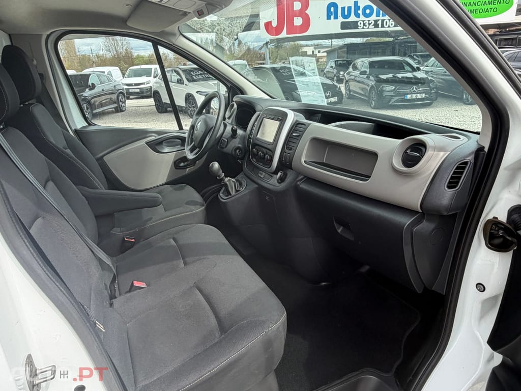 Renault Trafic 1.6 dCI 3LUG c/GPS Iva Dedutível