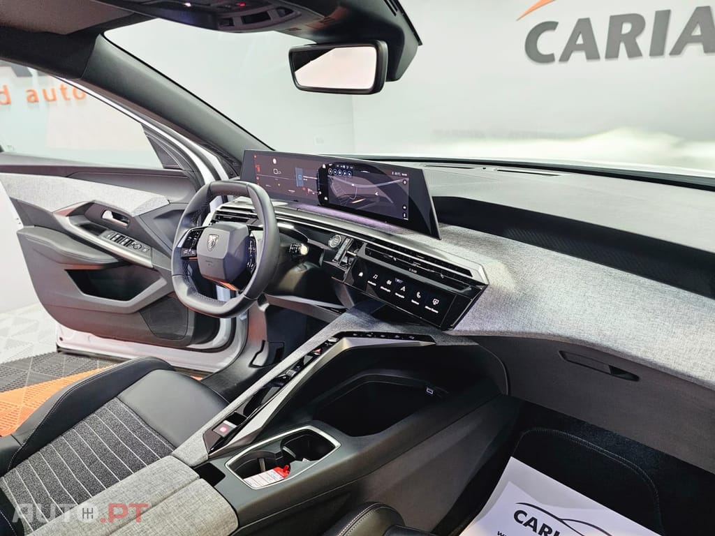 Peugeot 5008 ALLURE HYBRID E-DCS6