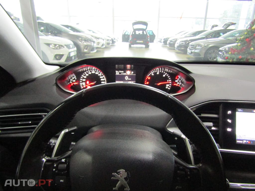 Peugeot 308 1.5 BlueHDi Style EAT8