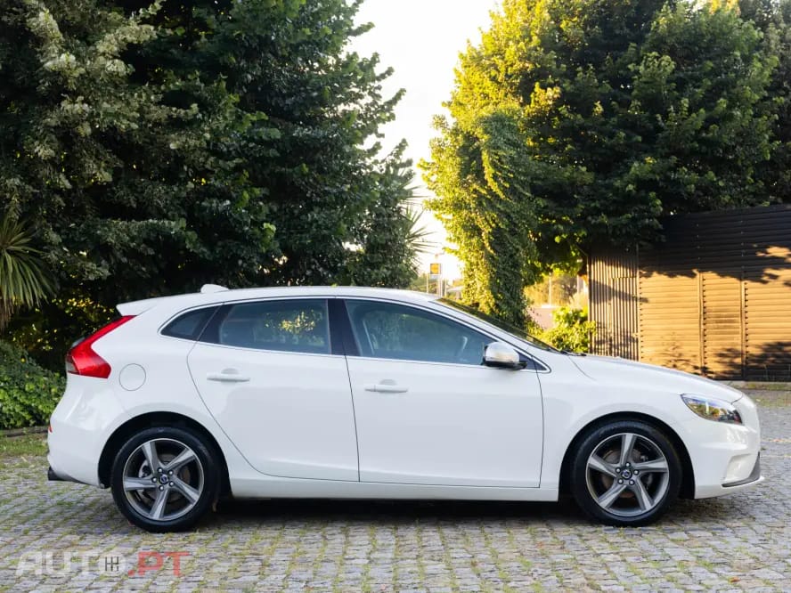 Volvo V40 1.6 D2 R-Design