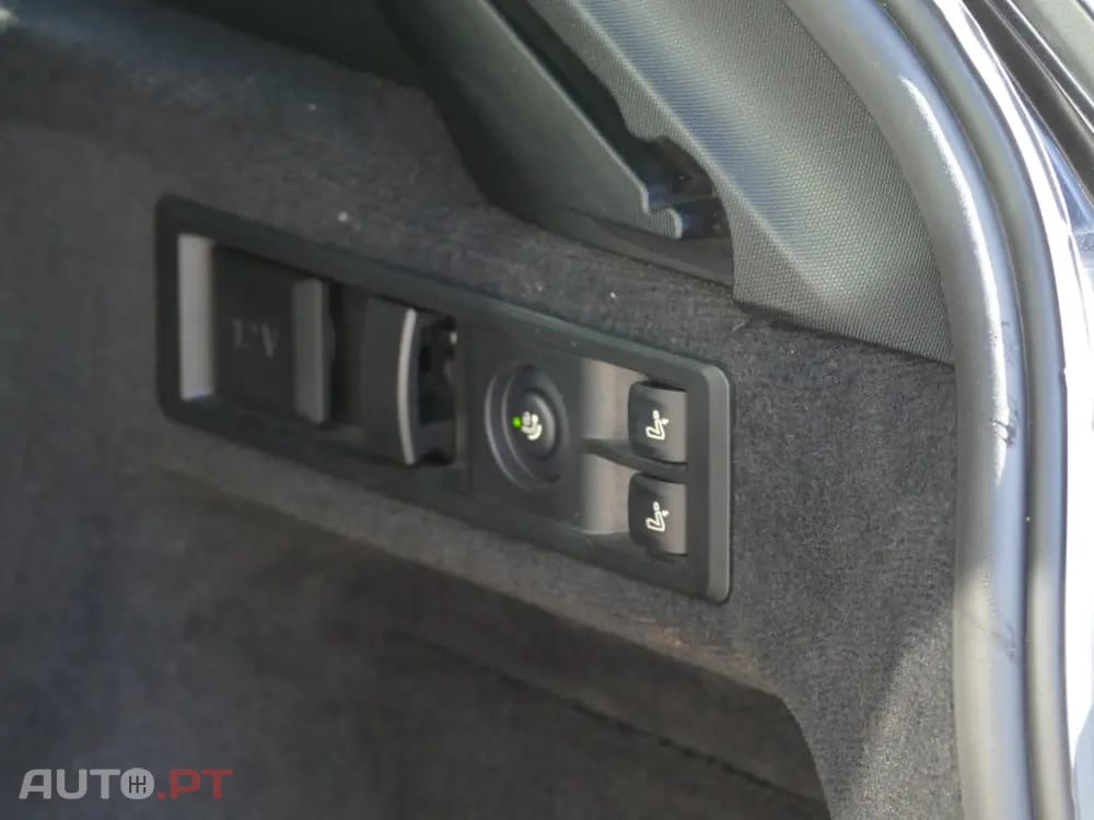 BMW 330 e Pack Desportivo M Auto