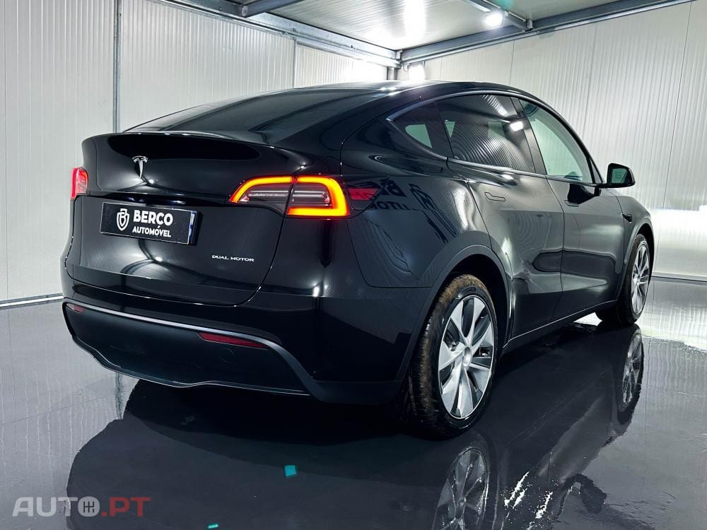 Tesla Model Y Long Range Dual Motor AWD
