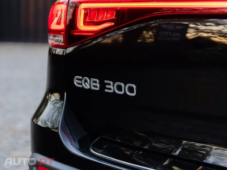 Mercedes-Benz EQB 300 4Matic AMG Line