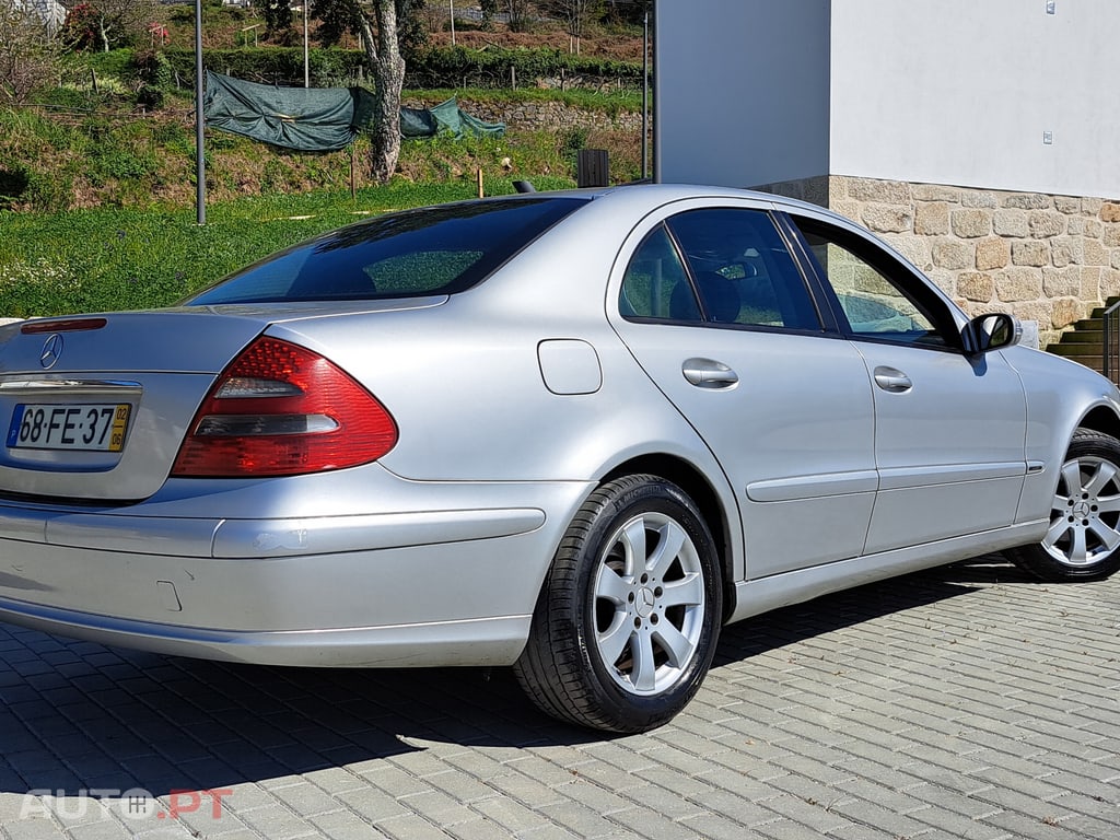 Mercedes-Benz E 220 2.2 Classic