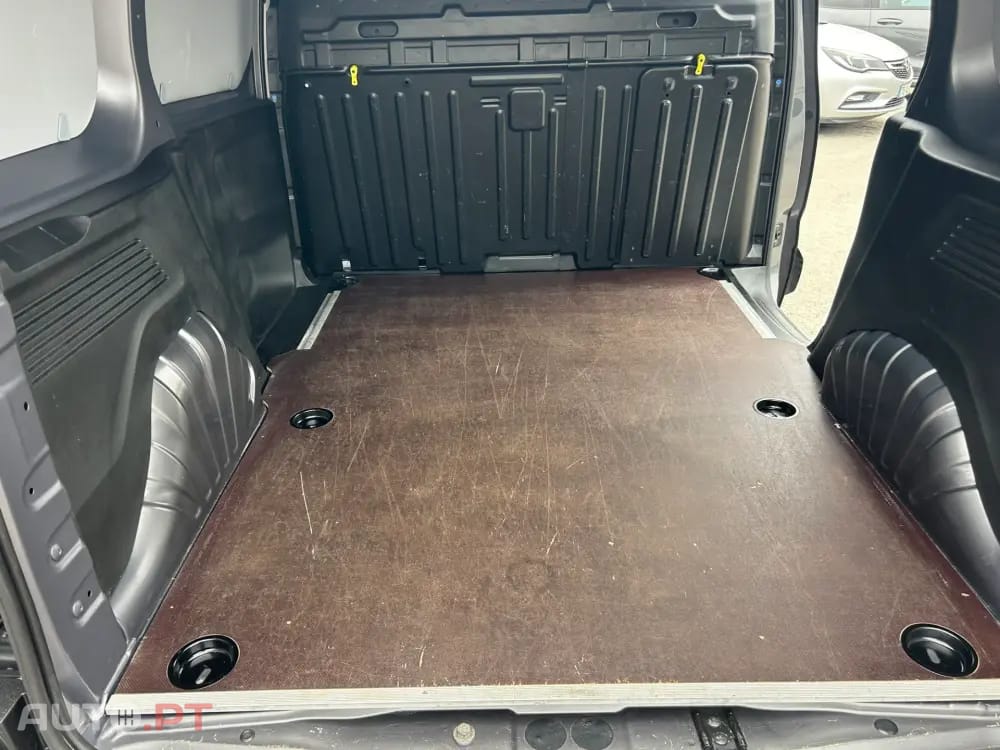 Peugeot Partner 1.5 BlueHDi Premium Standard Plus