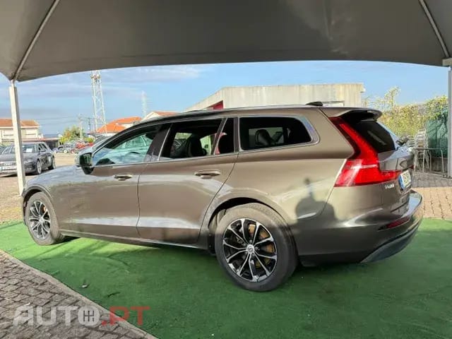 Volvo V60 2.0 D3 Momentum Plus