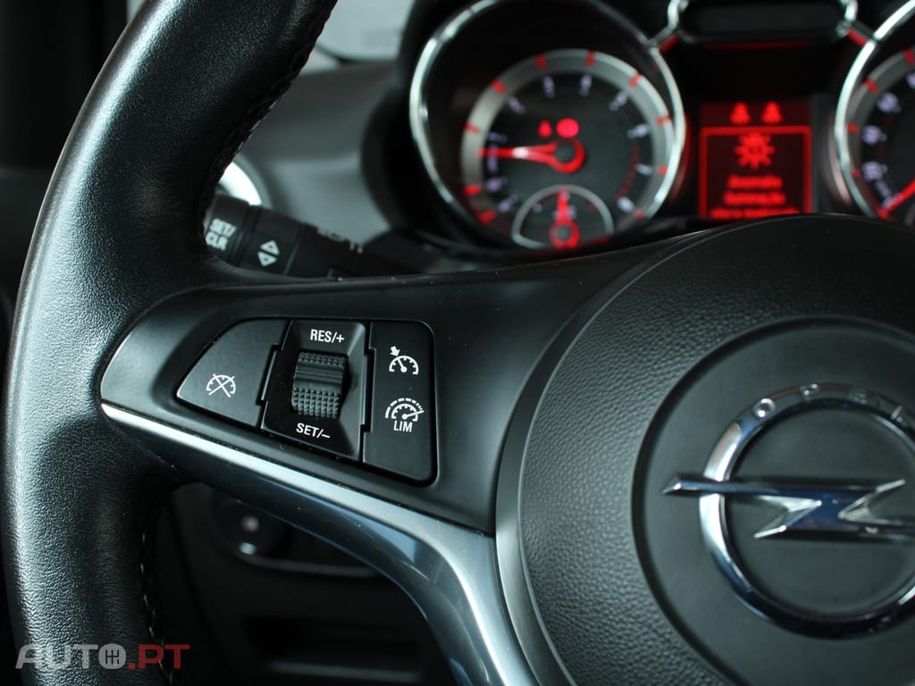 Opel Adam 1.0 T Rocks