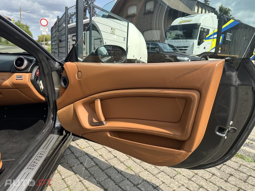 Ferrari California 4.3 V8