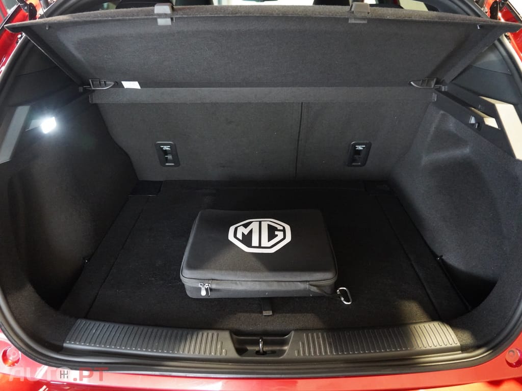 MG MG4 64 kWh Luxury