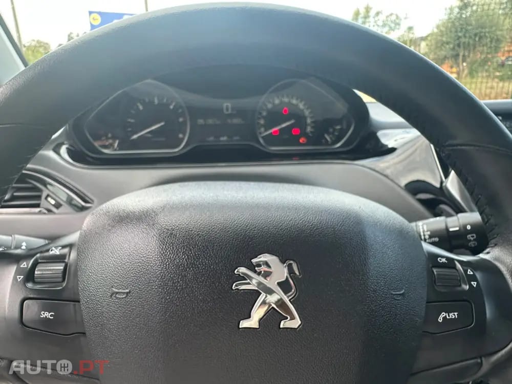Peugeot 208 1.5 BlueHDi Signature