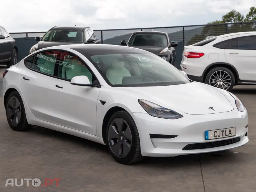 Tesla Model 3 Standard Range Plus RWD