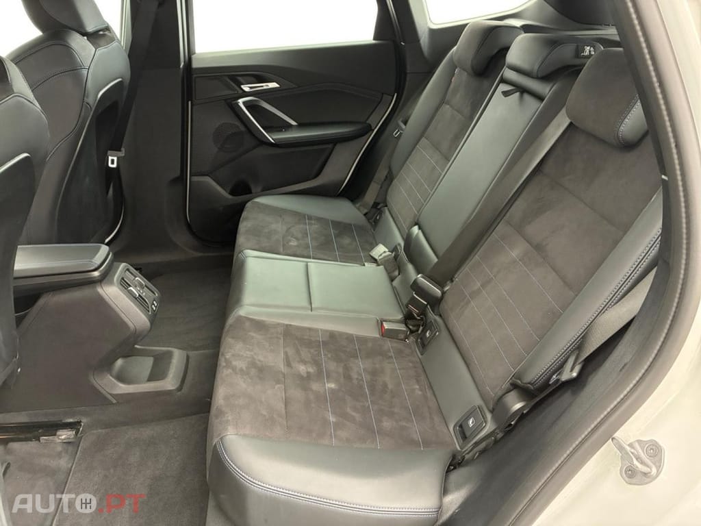 BMW iX1 eDrive20 Edição Desportiva M