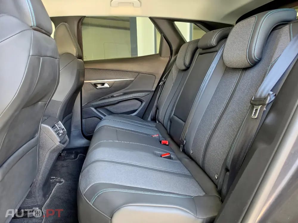 Peugeot 3008 1.6 Hybrid Allure e-EAT8