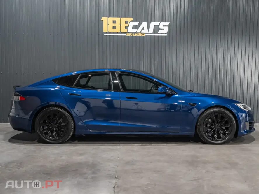 Tesla Model S 75