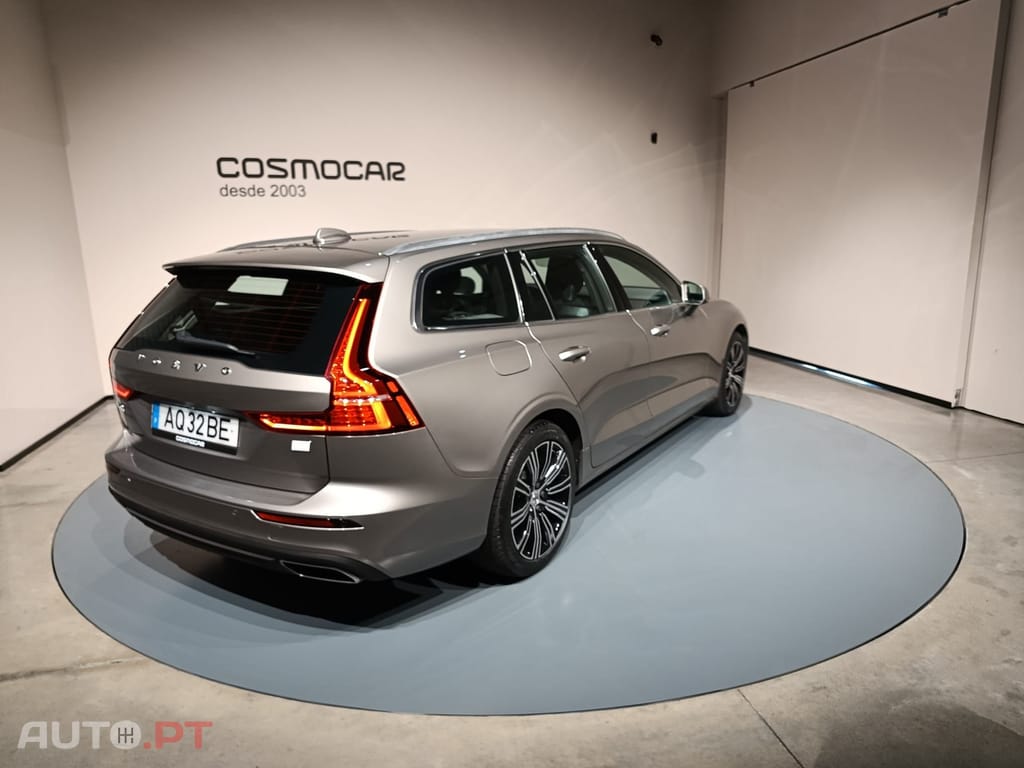 Volvo V60 2.0 T6 AWD TE Inscription Expression Plug-in 350cv — fotografia 6