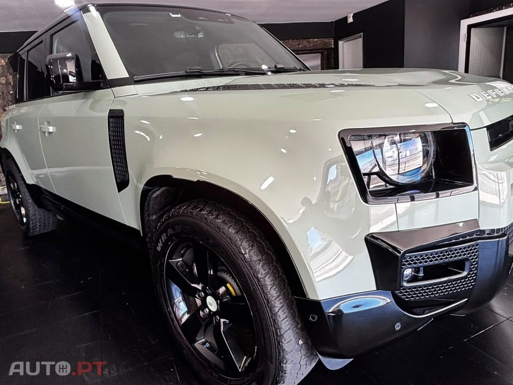 Land Rover Defender 2.0 P300e 110 AWD Trophy Edition Deep Sandglow