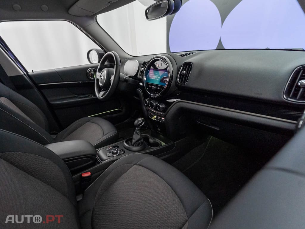 MINI Countryman Cooper SE Premium Essential Auto