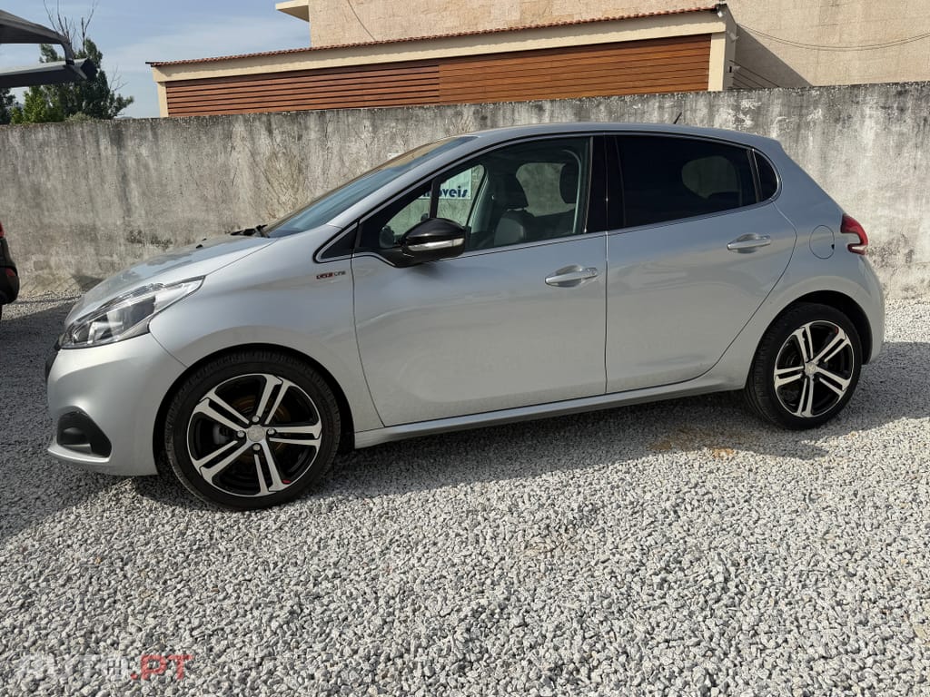 Peugeot 208 1.2 PureTech GT Line