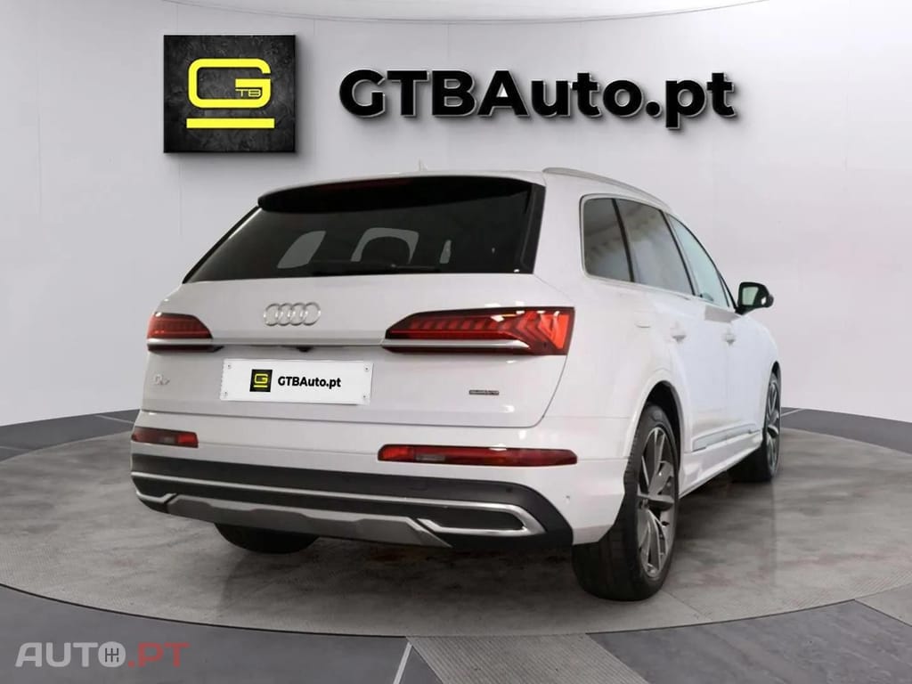 Audi Q7 I.V.A DEDUTÍVEL 55 TFSI e quattro S-line 