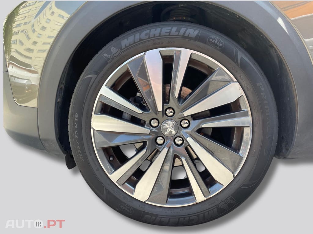 Peugeot 3008 1.2 ALLURE