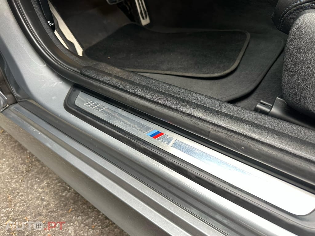 BMW 330 e Touring Pack Desportivo M Auto