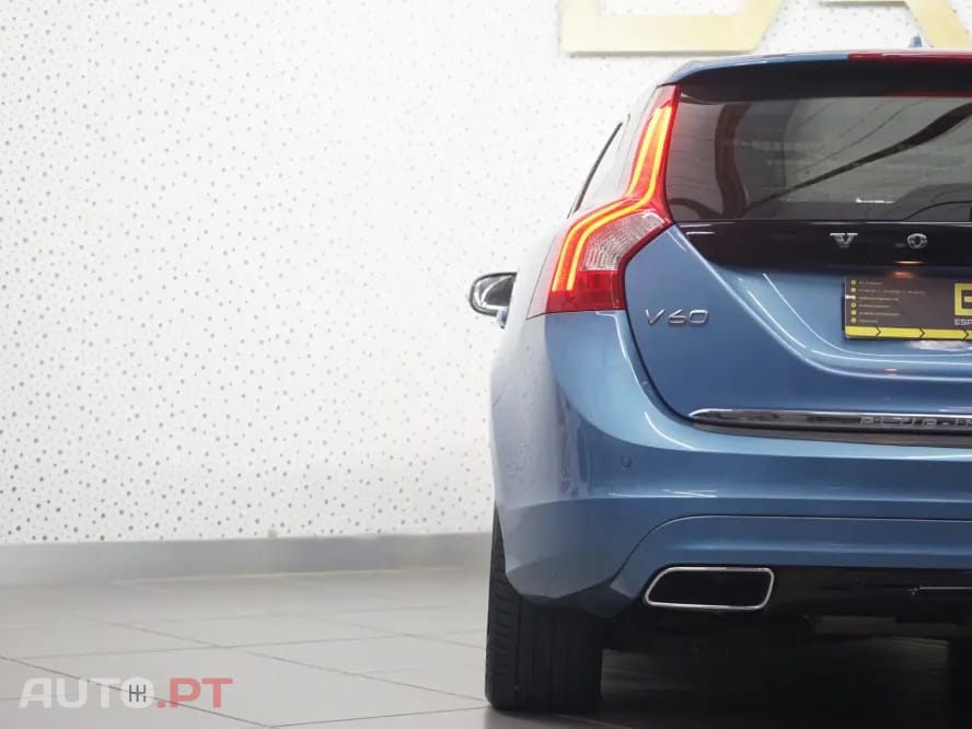Volvo V60 2.4 D6 Summum AWD Phev