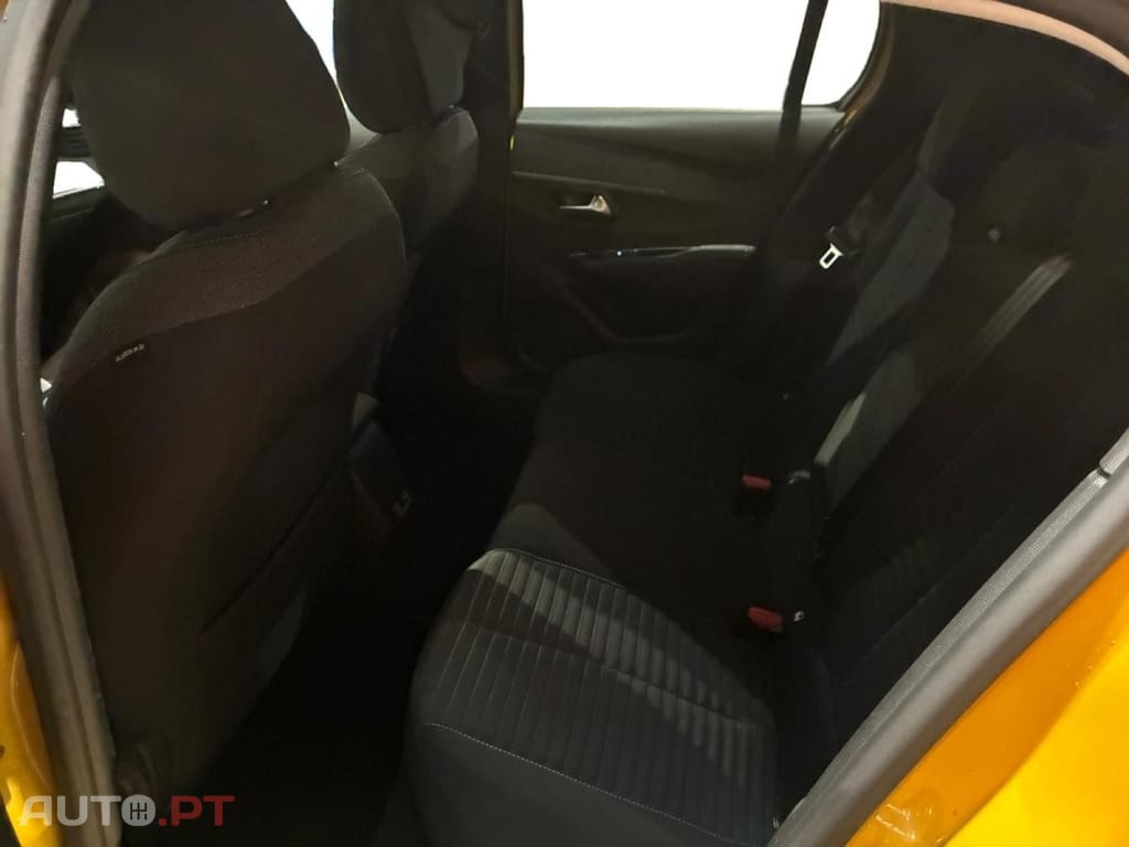 Peugeot E-208 50 kWh Style