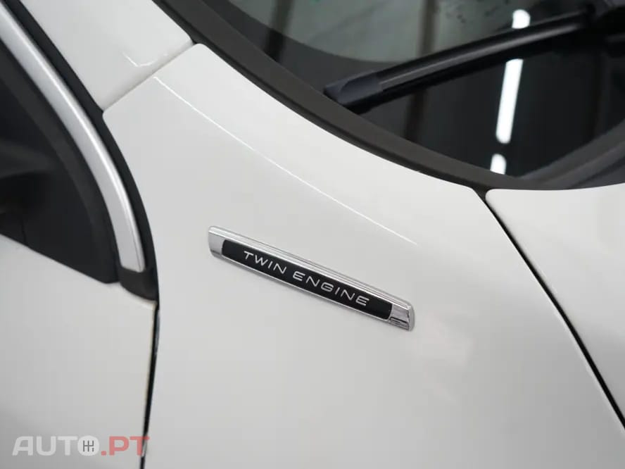 Volvo V60 2.4 D6 R-Design AWD Phev