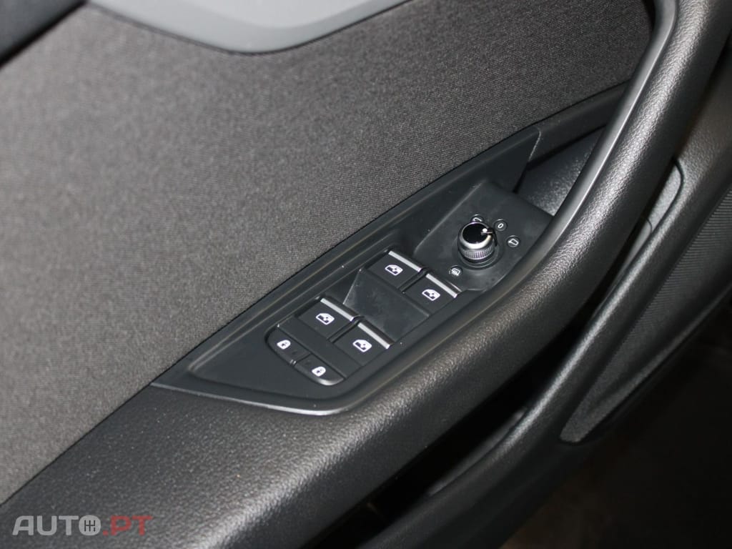 Audi A4 Avant 35 TDI STRONIC I.V.A DEDUTÍVEL