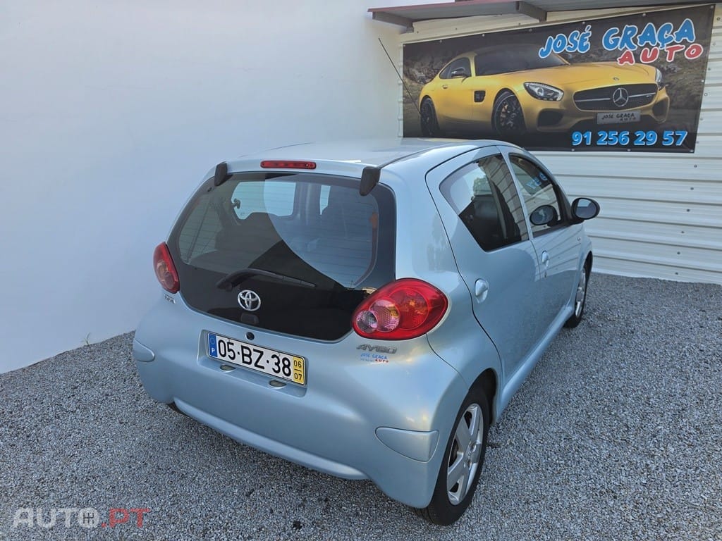 Toyota Aygo 1.0 + AC — fotografia 4