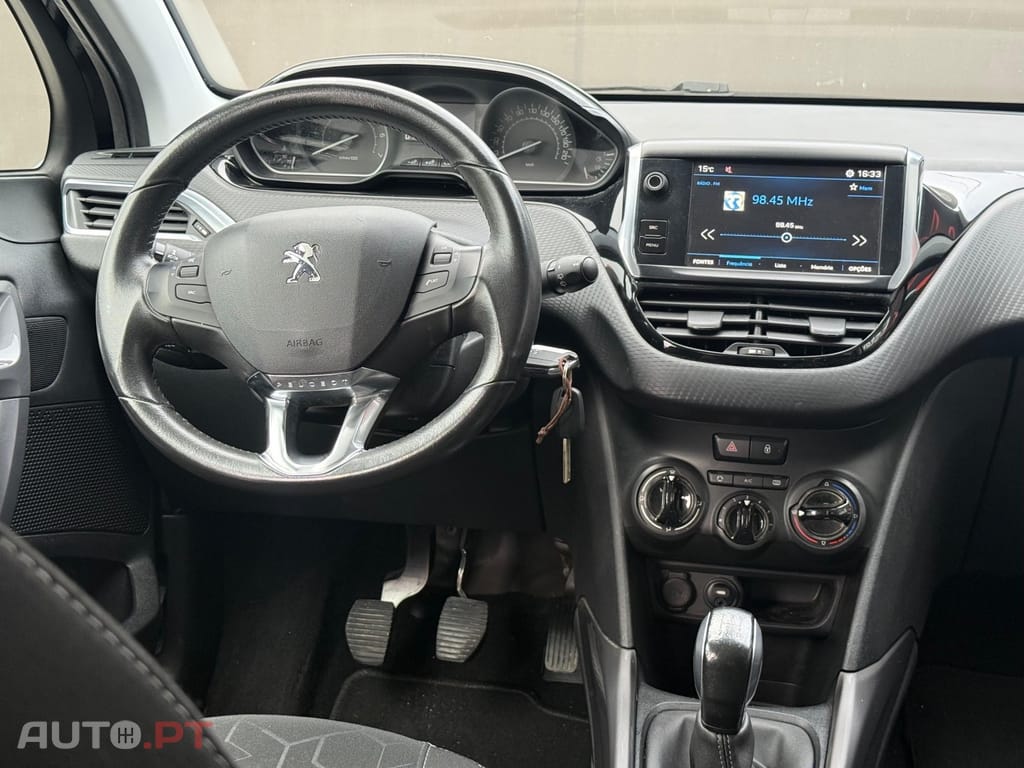 Peugeot 2008 1.2 PureTech Access